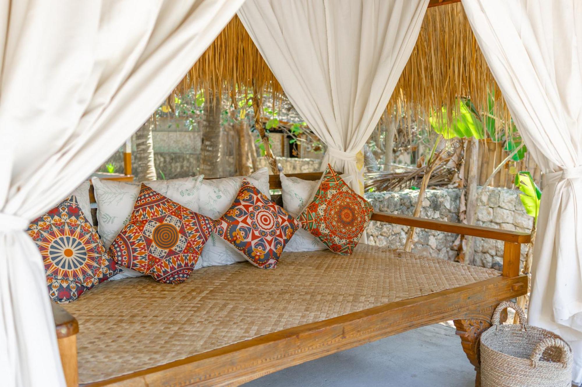 Golden Garuda Cottages Pelilit Exterior photo